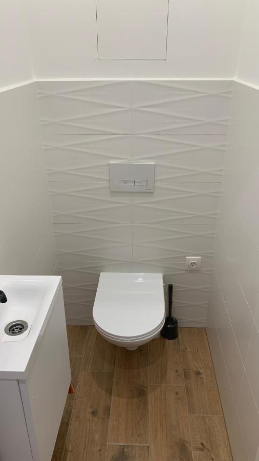 Sipsix Apartment - Modern 2 Bedroom Newly Renovated Flat With Ac In Budapest City Centre Экстерьер фото
