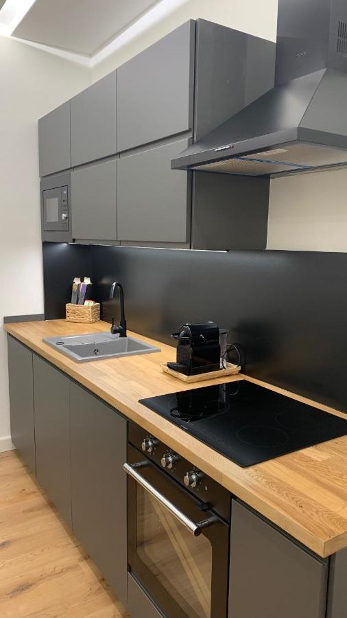 Sipsix Apartment - Modern 2 Bedroom Newly Renovated Flat With Ac In Budapest City Centre Экстерьер фото
